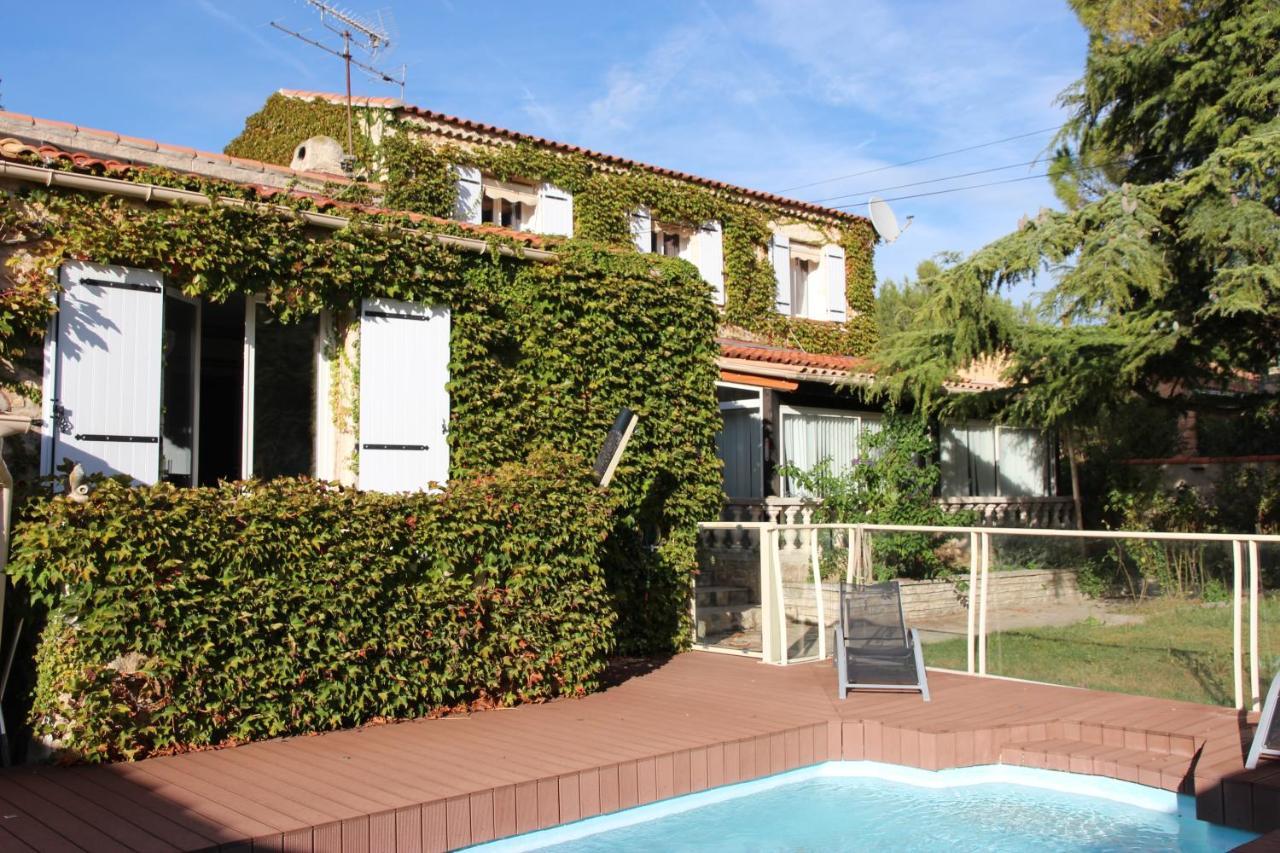 Maison D'Hote Villa Monique Cuges-les-Pins Exterior photo